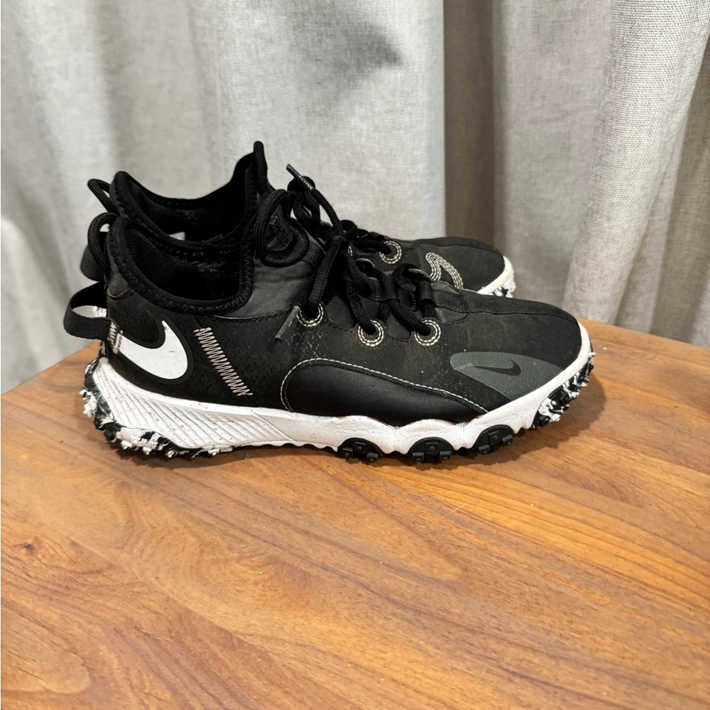 Nike 4.5 Youth or 6 Women Turf Shoes